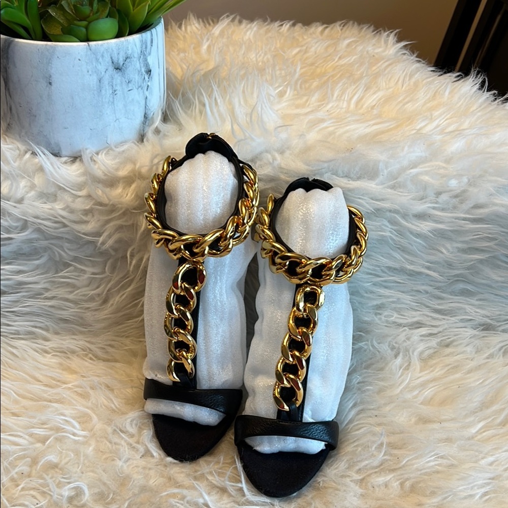 Giuseppe Zanotti Women’s Black Leather Chain Detail T Strap Sandals Size 35 EU - Picture 4 of 16